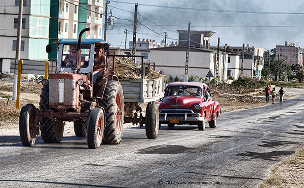 Traffic Jam, Cuba, image of cuban traffic jam